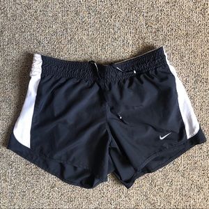 Nike Women’s Running Shorts XS Black/White